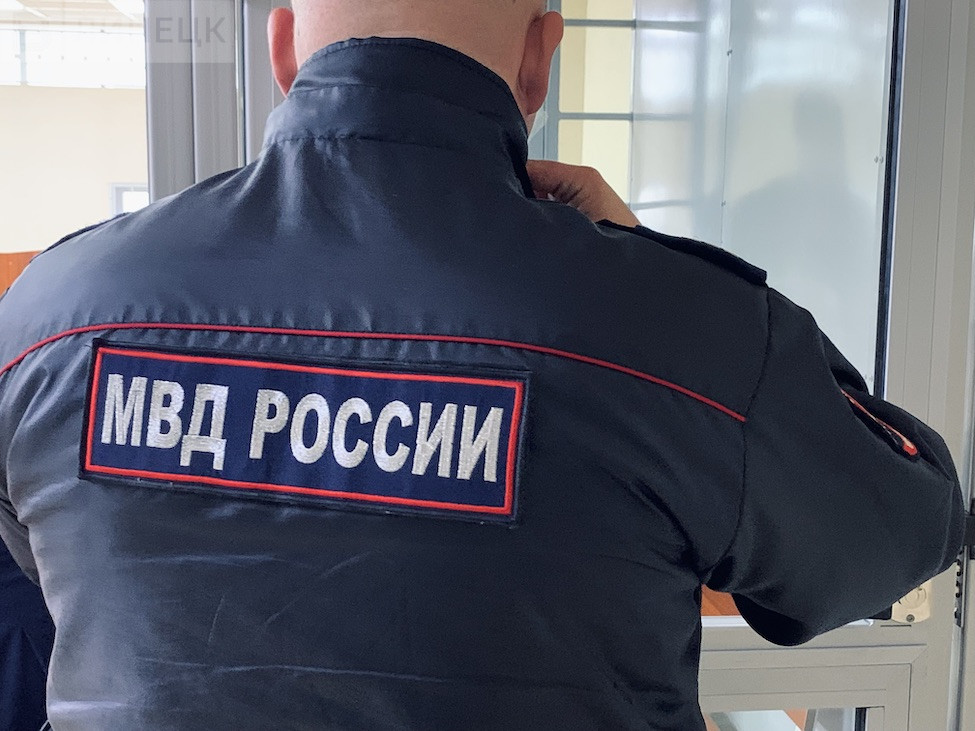 Фото: ГТРК Липецк 1588 пачек сигарет и 35 бутылок спиртного незаконно хранили супруги под Липецком