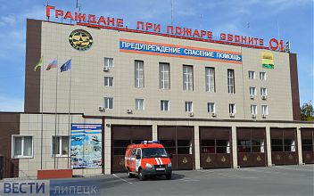 На трассе под Липецком на ходу загорелся автомобиль ВАЗ