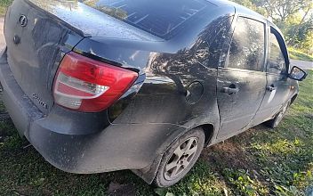 Без прав и без спроса: житель Липецкой области повредил машину возлюбленной